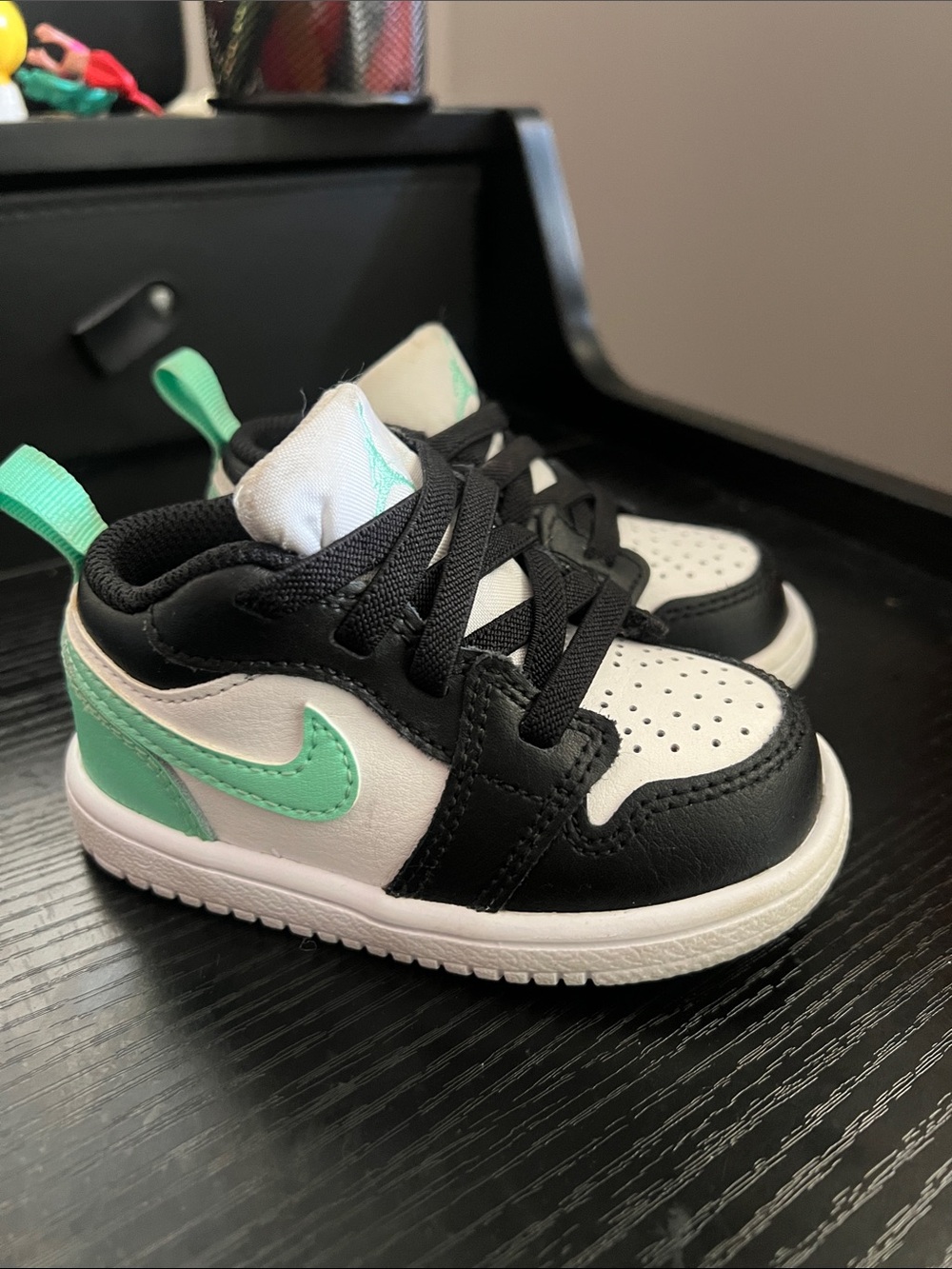 Jordan 1
Nike Kids Black, White & Mint Low-Top Sneakers